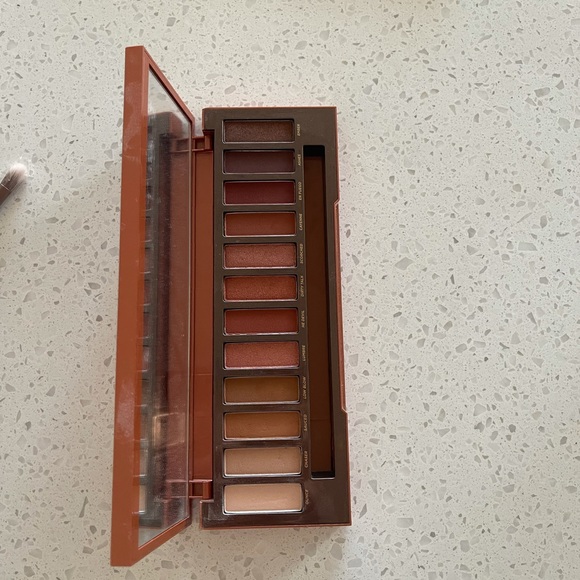 Urban decay eyeshadow pallet HEAT - Picture 8 of 8